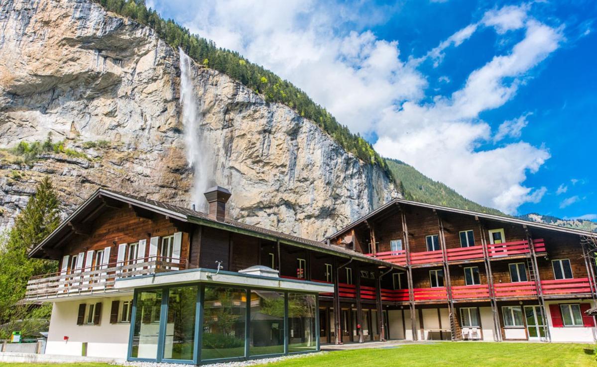 Alpine Base Hostel - Adults Only Лаутербрунен Екстериор снимка