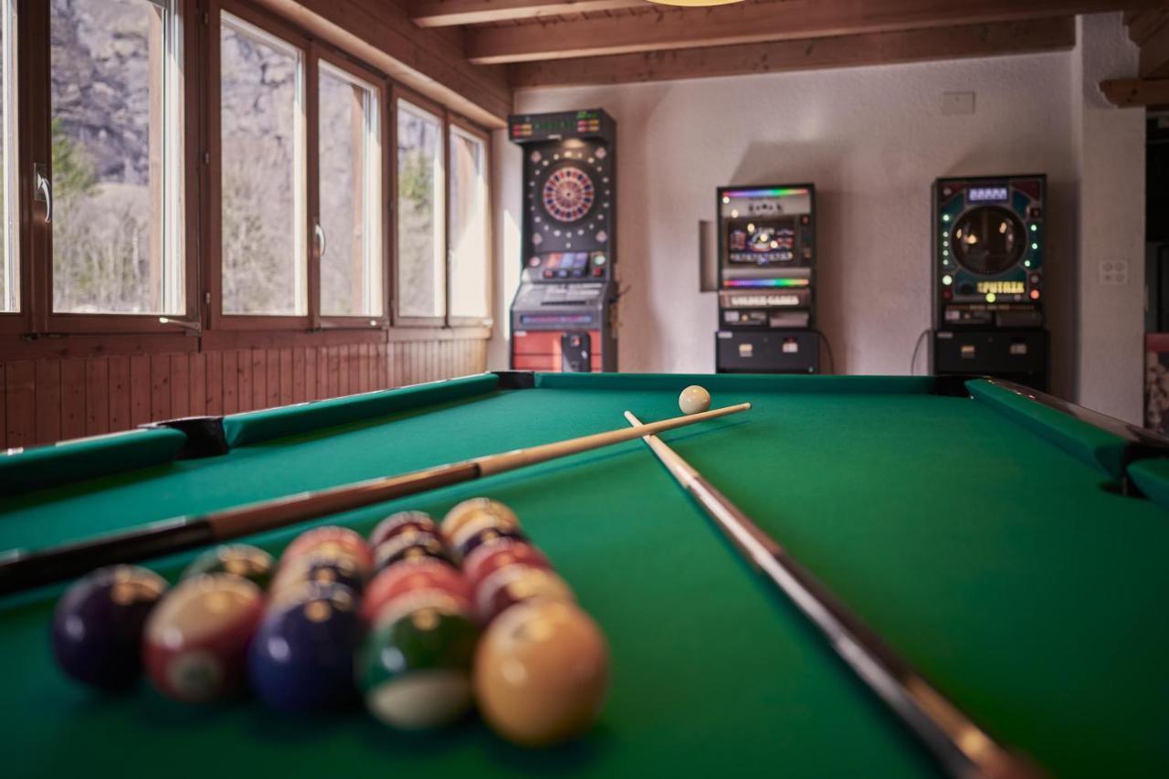 Alpine Base Hostel - Adults Only Лаутербрунен Екстериор снимка