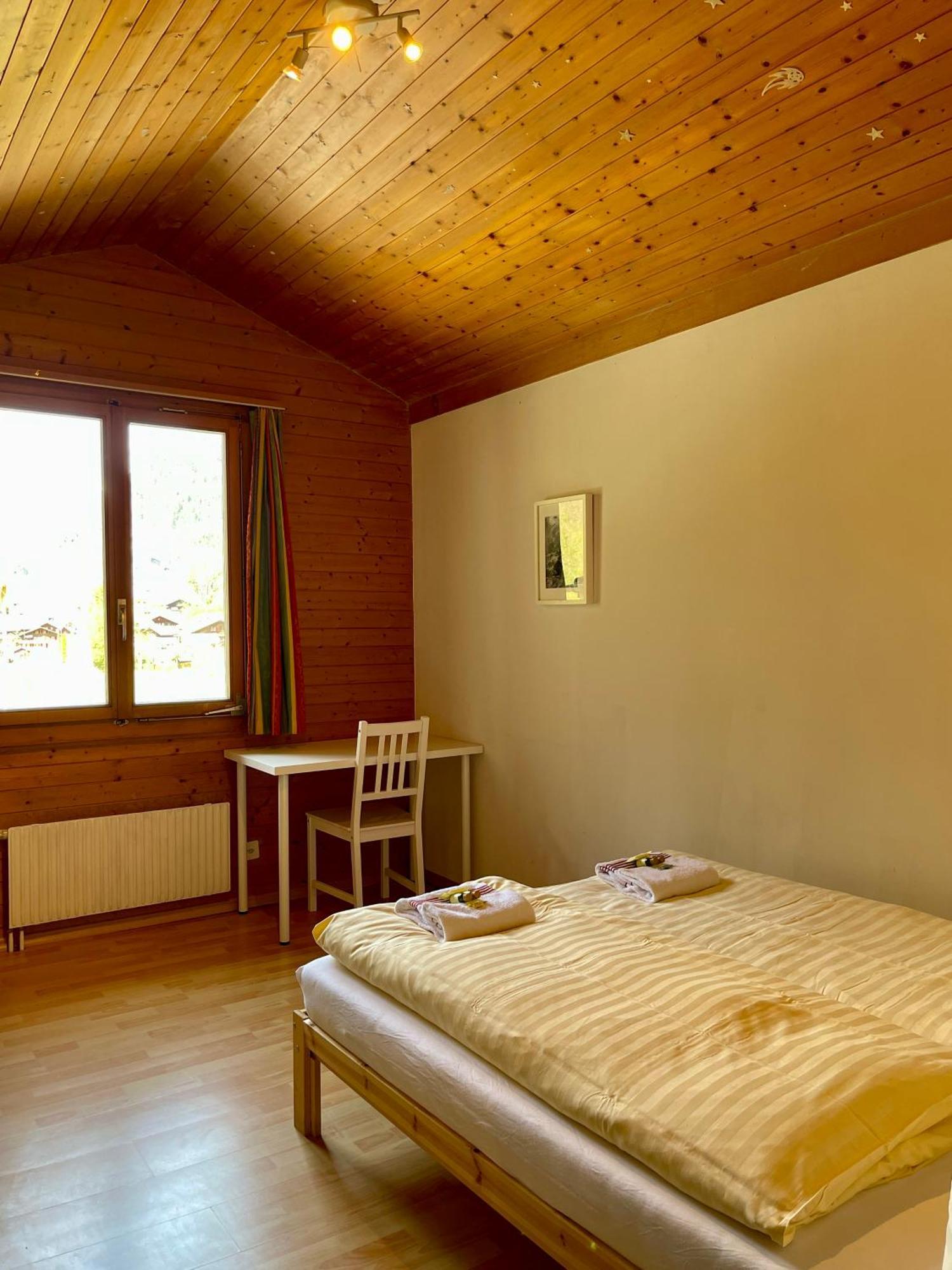 Alpine Base Hostel - Adults Only Лаутербрунен Екстериор снимка